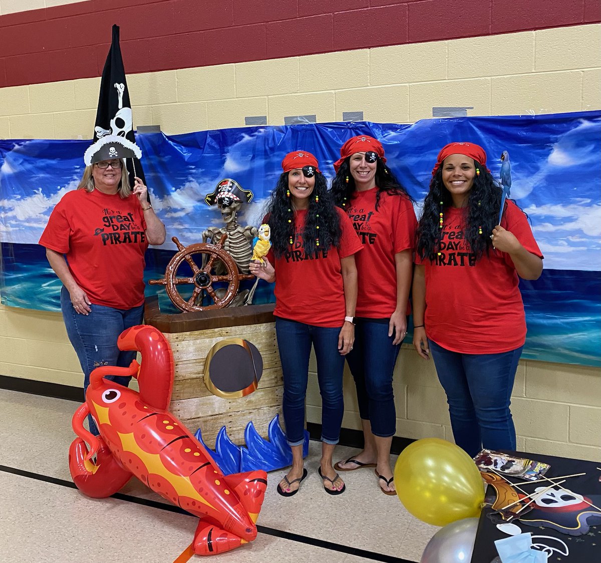 AASDEbnerEL's tweet photo. Click to vote for Pirate Team #2 https://t.co/Jtoo6Ms0SE