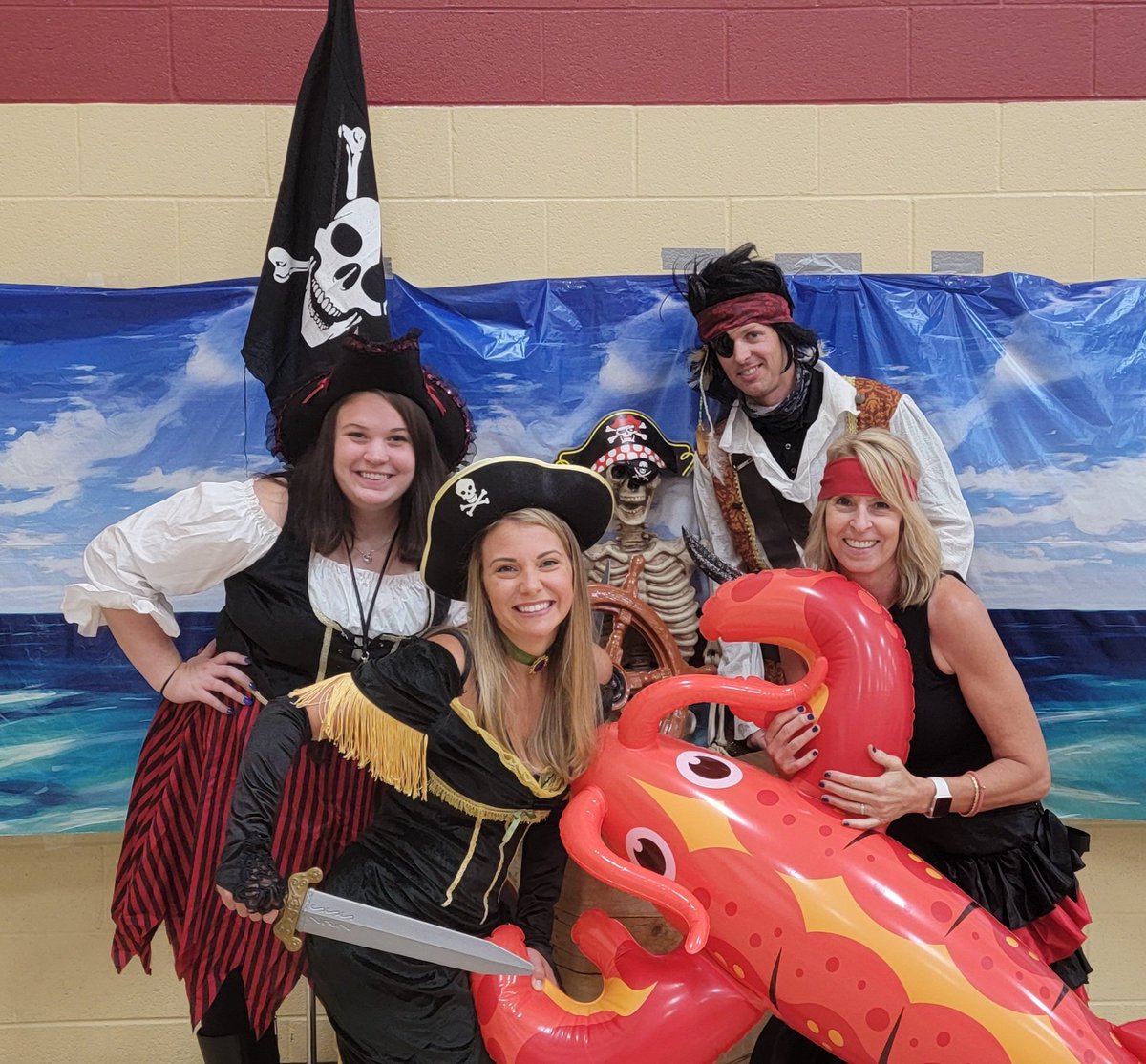 AASDEbnerEL's tweet photo. Click to vote for Pirate Team #3 https://t.co/E8VqIWE7ZJ