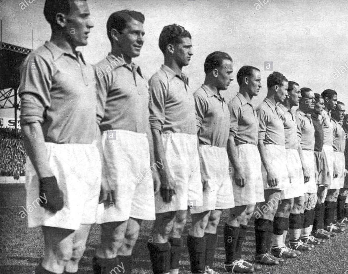 CopaLendas's tweet photo. Jean Nicolas, França 🇫🇷.
Copa do Mundo de 1938, França.
8º lugar.
2 gols, 2 jogos.
#jeannicolas #france #worldcup38 #coupedumonde38 #copa38 #fifa #légende #lesbleus #fiertébleue #lescoqs #fff #julesrimet #StadeOlympiqueYvesduManoir #fra https://t.co/vXB3CNElNY