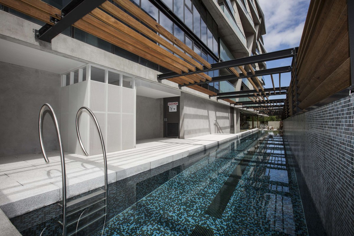 PDS_Group's tweet image. Lakeside Apartments is a residential development with 159 apartments spread across 12 levels with 181 bike spaces, 178 car park spaces, pool, gym, entertaining area, and landscaped gardens #pdsgroup #pdsgroupvic #pdsgroupresidential