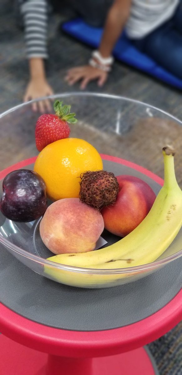 mrsmeza21's tweet photo. Today in science, properties of different fruits.  🍓🍊🍌 #Just4Kids #hereweGROWagain https://t.co/P6vKisnIxp