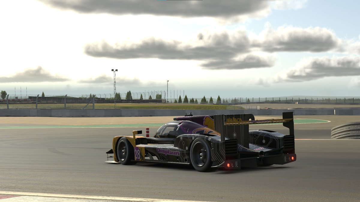 Chimpracers tweet media