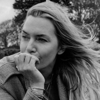 teamkwinslet's tweet photo. Kate Winslet in black and white https://t.co/DdUlwEKqBQ