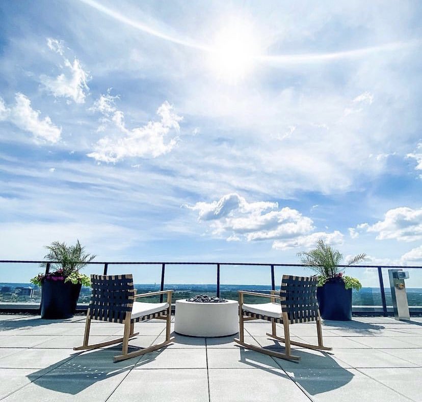 4040wilsonblvd's tweet photo. The most braggable views in all of Ballston. Here at 4040 Wilson, relax on your own rooftop terrace and become one with the clouds. Sunscreen sold separately 😉 
#4040wilson #bozzutoliving #skyparadise https://t.co/sV2sV2NDVo