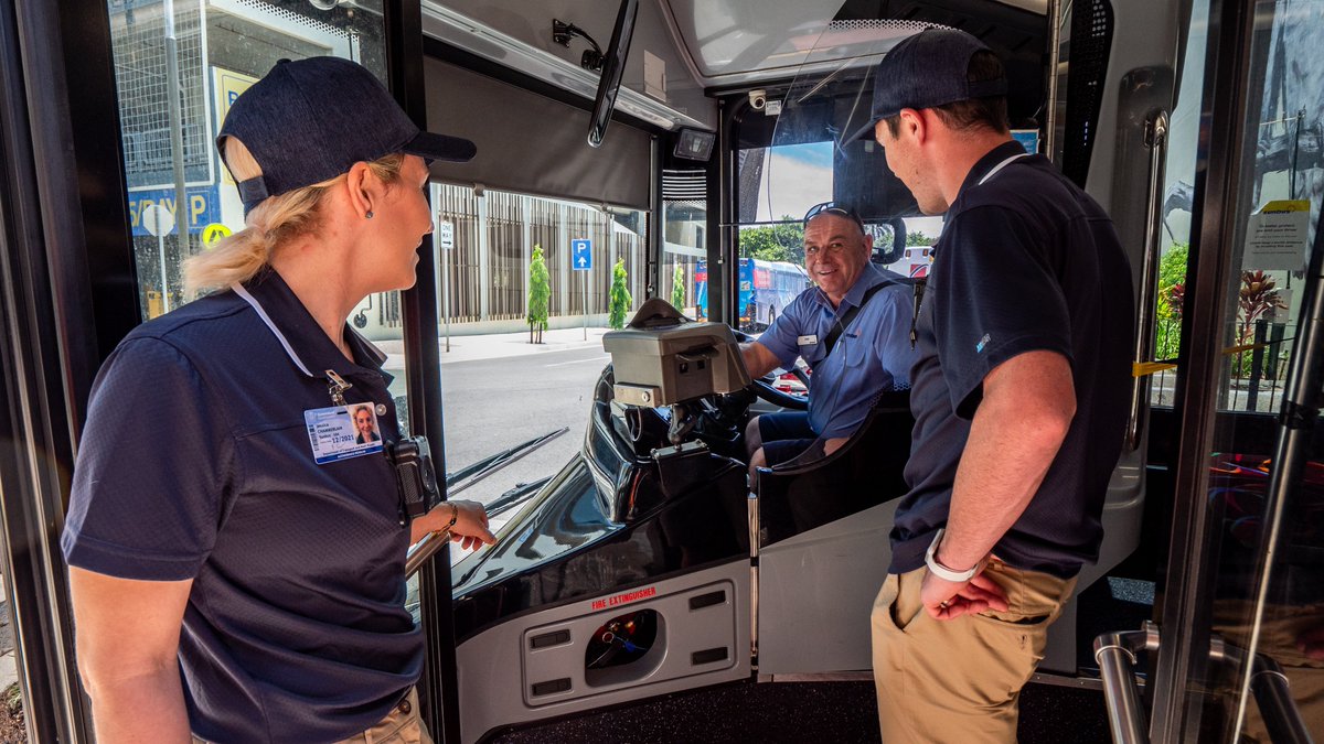 Translink_QLD's tweet image. Have you spotted our Customer Service Officers on buses in #Townsville?🚍

In partnership with #Sunbus, our CSOs have been out and about, helping you travel on TransLink bus services since December 2020!

Make sure you say g'day next time you see us!👋