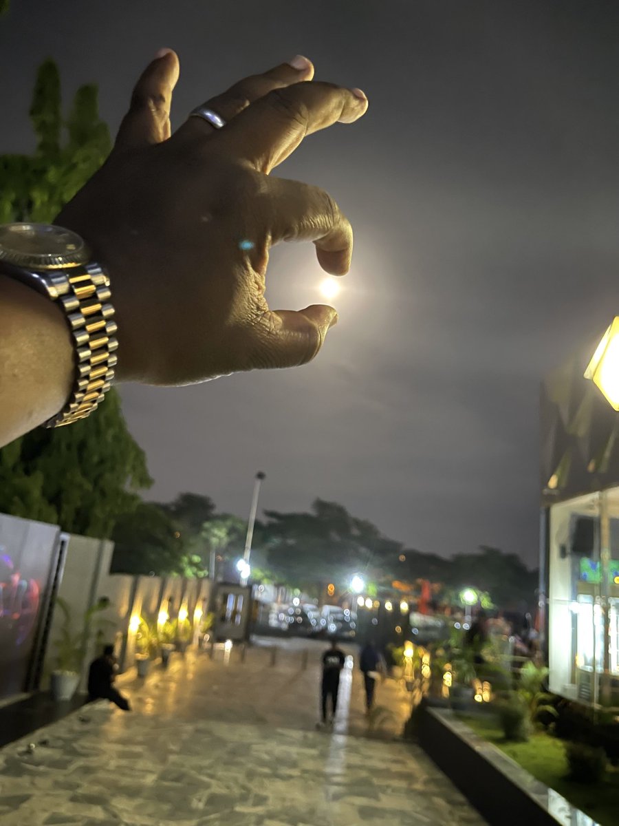karowenu's tweet photo. IF MAN COULD CONTROL THE MOON, IT WOULD ONLY SHINE ON HIS BACKYARD…. https://t.co/5XysDA983F