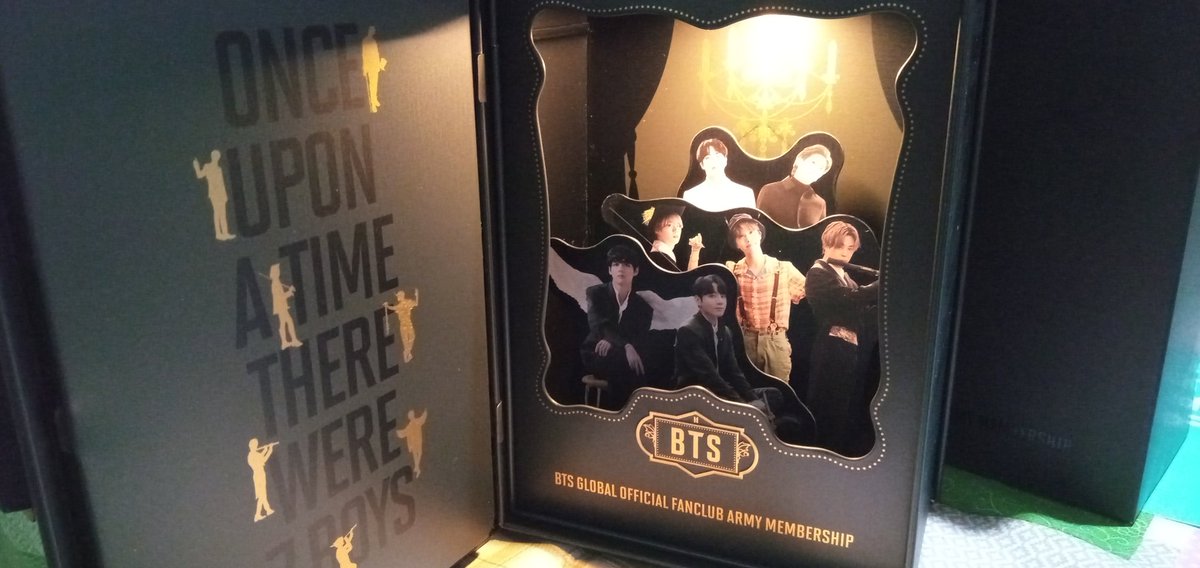 therosebts's tweet image. Simplesmente apaixonada pela luminária do meu membership kit do BTS 😍 obrigado @HoshiStore!
Unboxin no meu perfil do tiktok 😘 vm.tiktok.com/ZMRjR9Edn/
