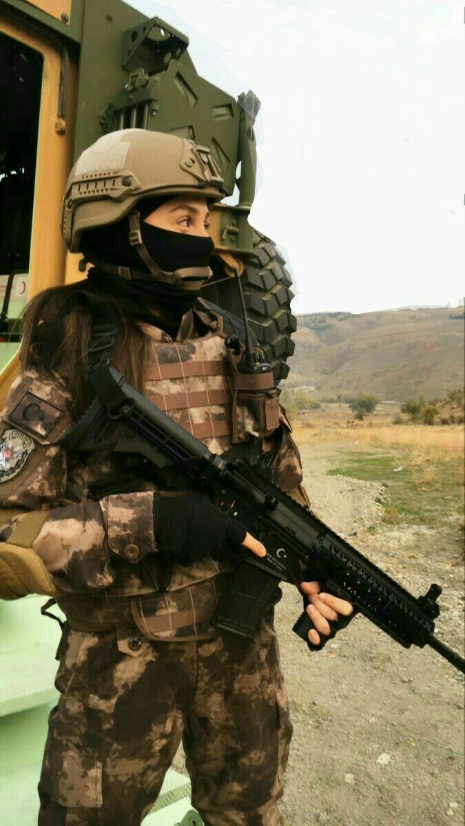 Día 5:

 Adivinen a quien han ascendido, temanme perras.

        #freerol #sexrol