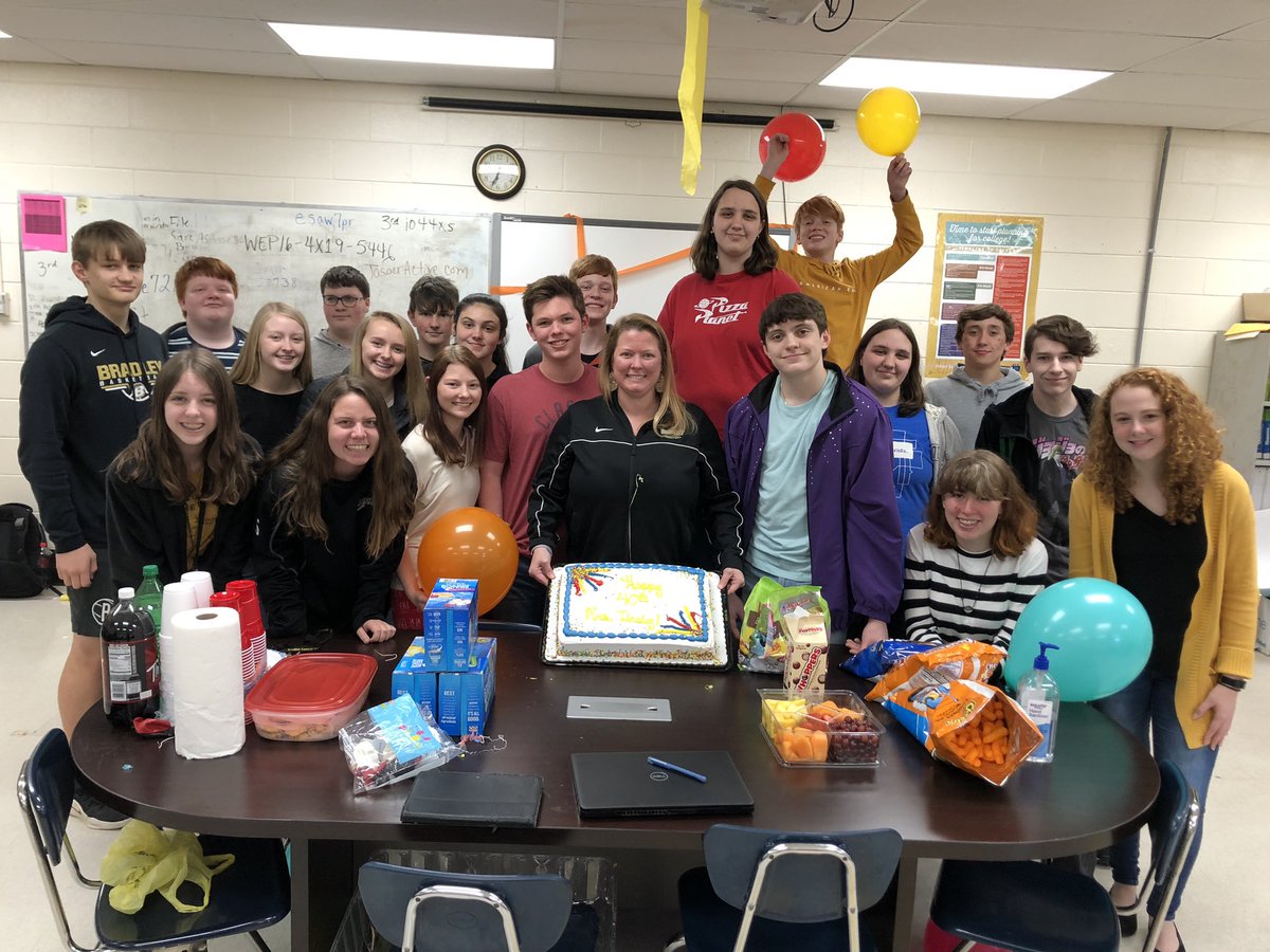 BradleyCentral's tweet image. A Special “First Day of School” Pic! Today our Junior TVEC students began their journey to earn Associates Degrees from Cleveland State Community College. We’re so PROUD of you!! You’re going to do amazing things!  #BearDown #reptheB