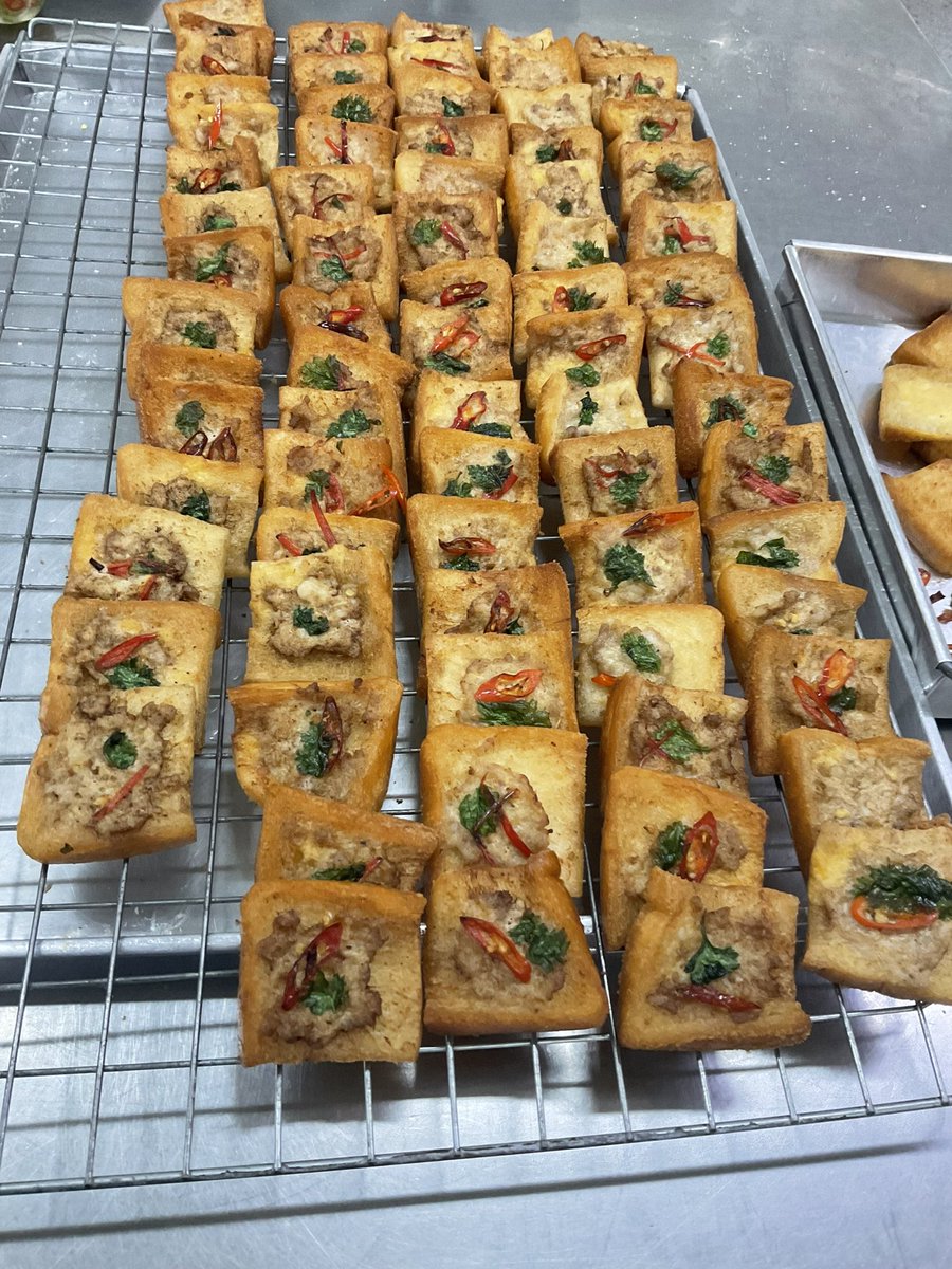 limarobl's tweet image. ขนมปังหน้าหมู🐷