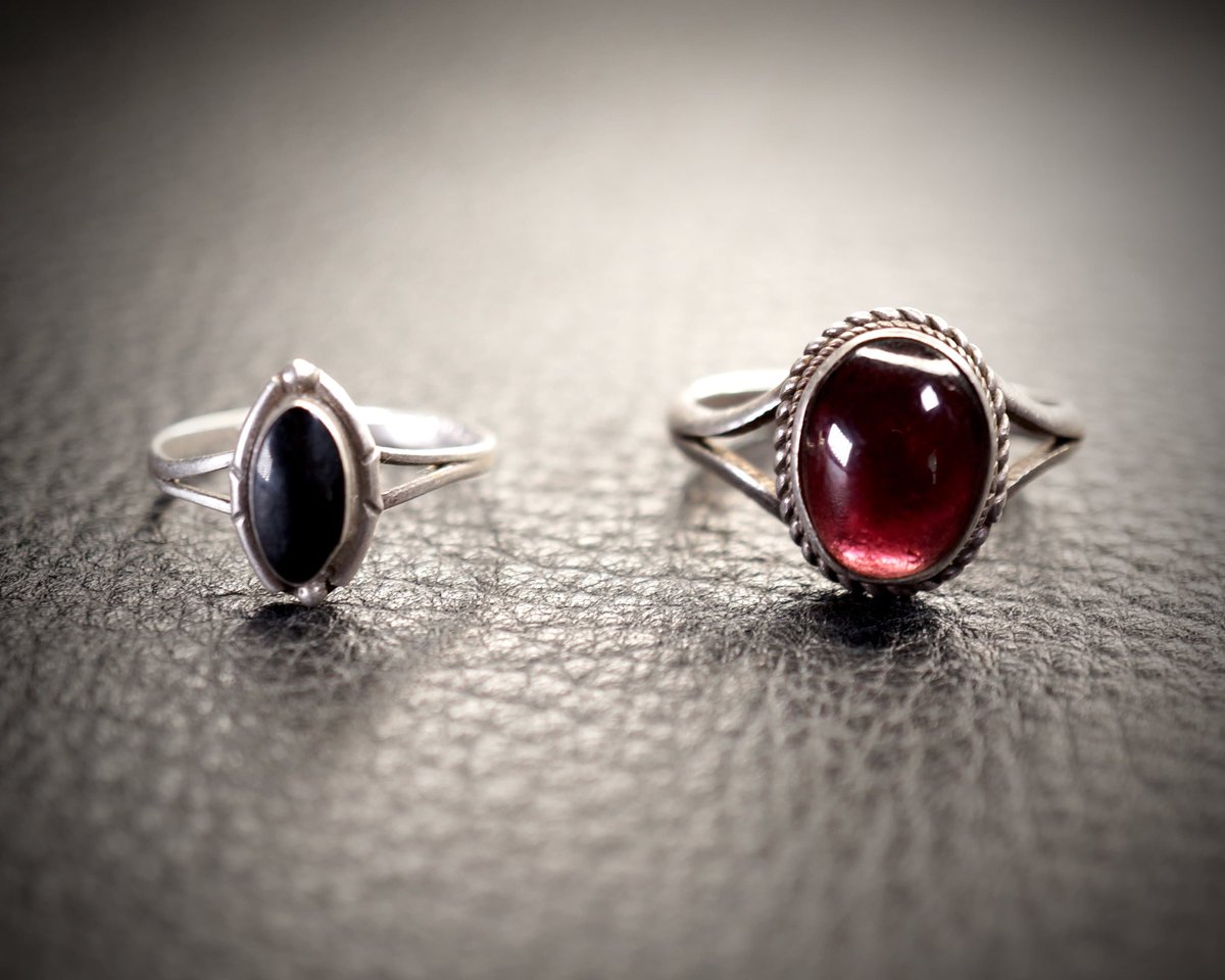 FarRiderWest's tweet photo. Vintage Silver Rings - Garnet and Obsidian Stones https://t.co/hzeZjUWVJp #bohojewelry #vintagerings #vintagejewelry #pinkyring #handmadejewelry #hippiejewelry #garnetjewelry #garnetring #obsidianring #obsidianjewelry #pinkyring https://t.co/XZg5GLWONS 🦋🦄🌹 https://t.co/yDenaVXNfn