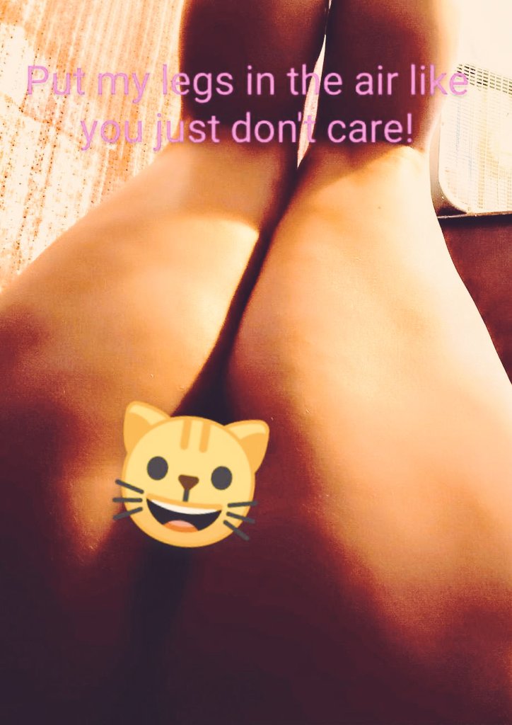 KaraAnne14's tweet photo. #thickthighsavelives #Mommyshorny #cashapp #blondemom #legslover https://t.co/KYKqvBZ3xY