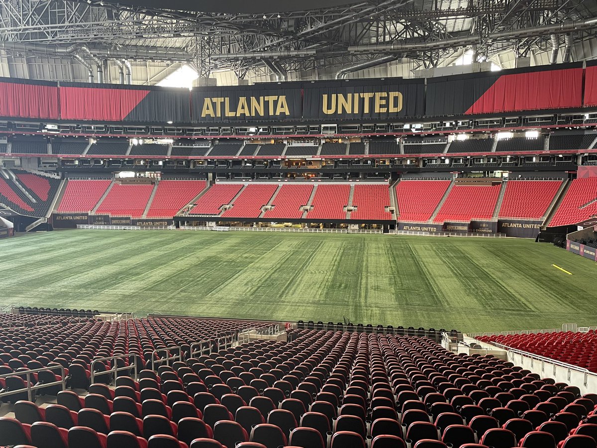 CoachAnnaBraun's tweet photo. ATL day! Today @GoPetrelsVB got the behind the scenes tour of @MBStadium. We are SO proud of our city and want to give our players experiences that are unique to living in ATL. Thank you to everyone who played a part in making this happen. #ATLproud https://t.co/Z2FDQXkeXM