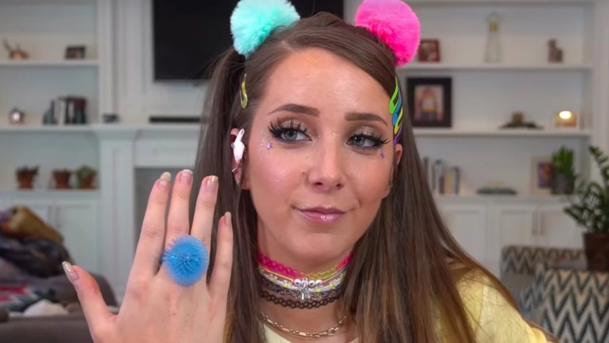 laufeydottirs's tweet photo. happy virgo season to jenna marbles and jenna marbles only https://t.co/p8gRyCU4b0