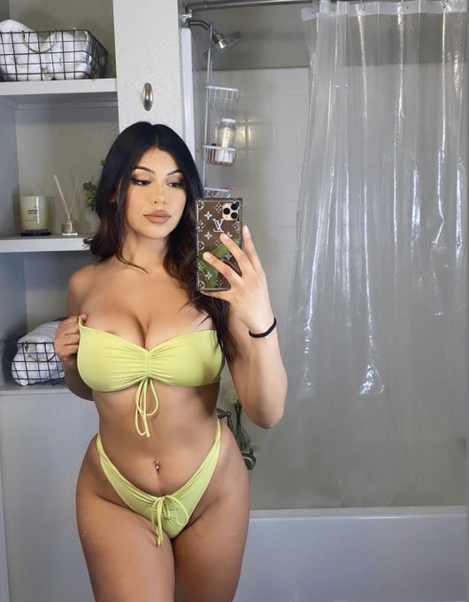 Missionary Bc my face pretty https://t.co/MSuk6tvQ9E