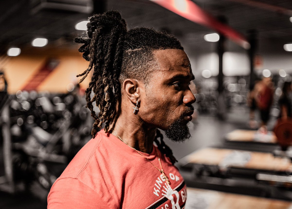 Dee_Jeff's tweet photo. I refuse to allow the negative self talk to keep me from my goals. And you shouldn’t either. Your biggest supporter and your biggest nay sayer is yourself. It just depends on which one you decide to listen to the most 🙏🏾 https://t.co/VI2pp9GN74