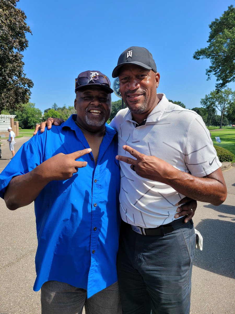 Caught up with my homie NBA Champion Ron Harper at Jalen Rose' golf tournament today.  Dayton, Ohio in the house.