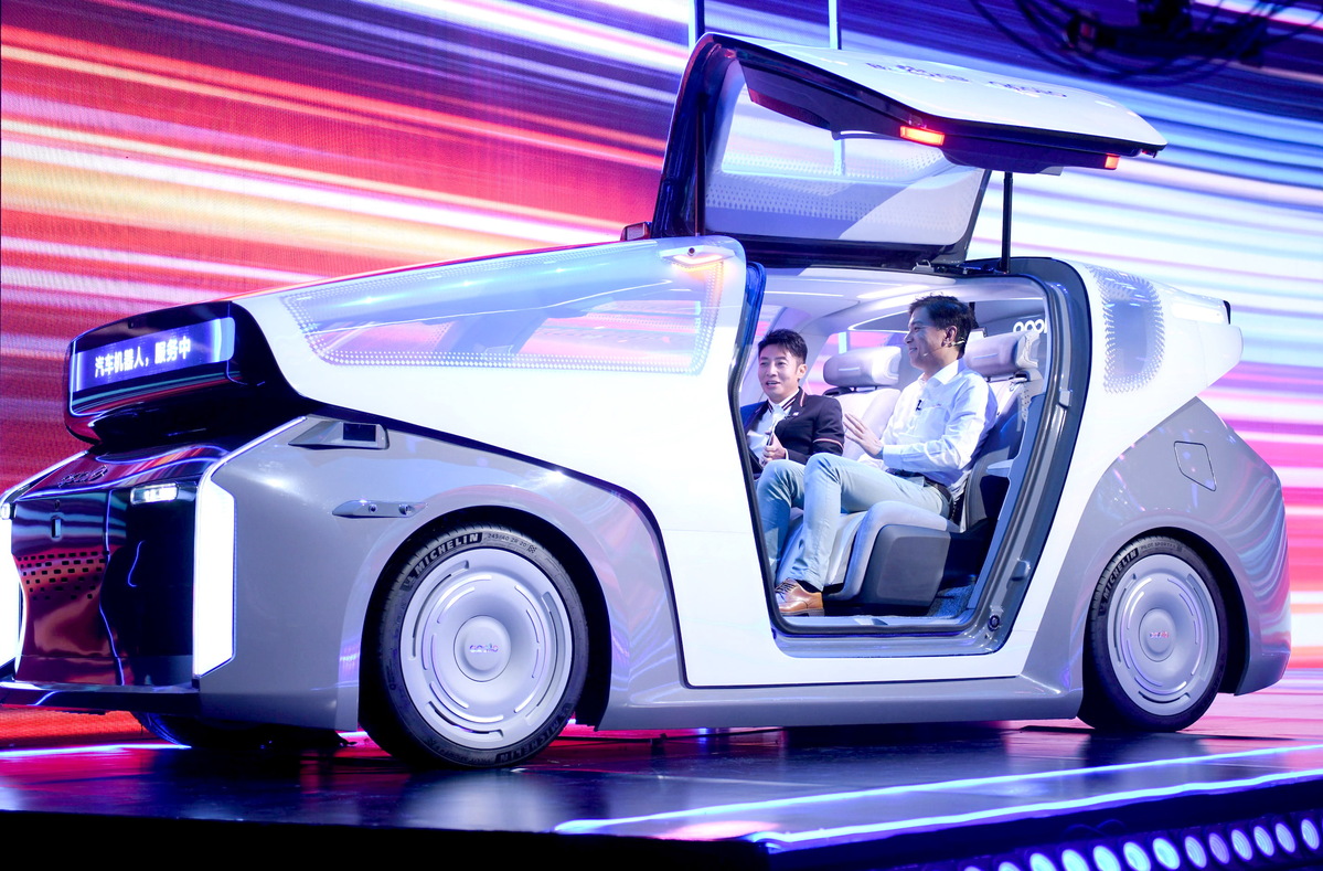 CE_ChinaEconomy's tweet image. Chinese internet search giant Baidu Inc unveiled its first level 5 #selfdriving #robocar with no steering wheel, and an upgraded autonomous driving service platform named Luobo Kuaipao, in a bid to speed up process of making the autonomous driving technology commercially viable.