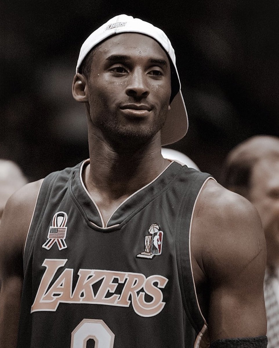 Happy Birthday to my favorite player of all time. #HappyBirthdayKobe