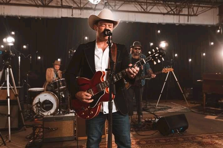 swjames_'s tweet photo. This is an EXCLUSIVE
event that will stream 8/27 thru 8/29- buy
single tickets or pre-order "Different Hat" for
access! More info at the link https:/sethjamesmusic.com/ virtual-album-
release-performance
All Eyes Media https://t.co/36CGGUKF39