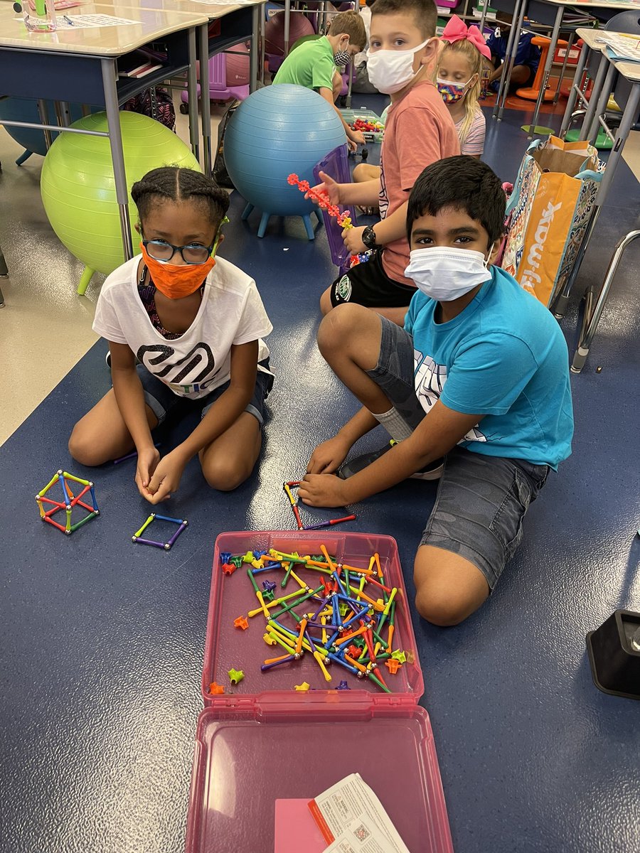 Ms. Sara Spain tweet media