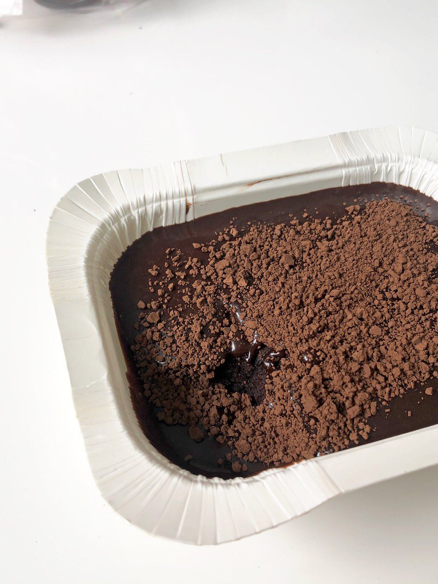 northsurprise_'s tweet photo. molten chocolate cake
— น้องตัวนี้ส่งต่างจังหวัดได้น้า เป็น DIY set มีน้ำซอสกับผงโกโก้ให้โรยเองได้ตามใจชอบเยย ช็อกแบบเจ้มจ้นจริงๆ อยากให้ลองงง 🥺
1 box ; 69.- | 2 box ; 135.- 💫
@aroii @ReviewAroii #อร่อยไปแดก #อร่อยบอกต่อ #moltenchoco #ขนมอร่อยบอกต่อ https://t.co/ACpFbCiwSP