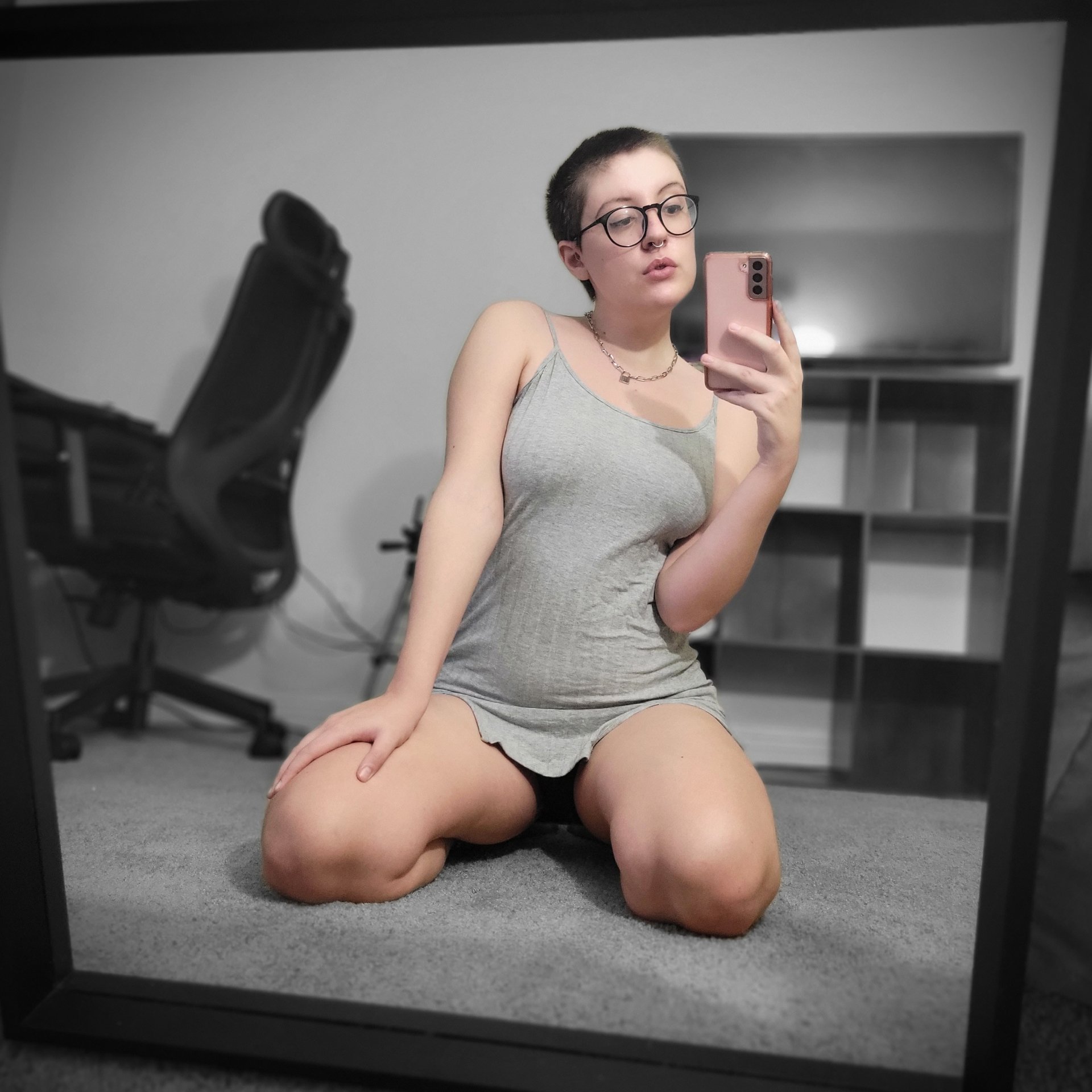 i'm opening my fansly page ❤ https://t.co/ohhzaV1odk follow me for free or subscribe to one of my 3 tiered subscription offers! https://t.co/usYPgtYvra