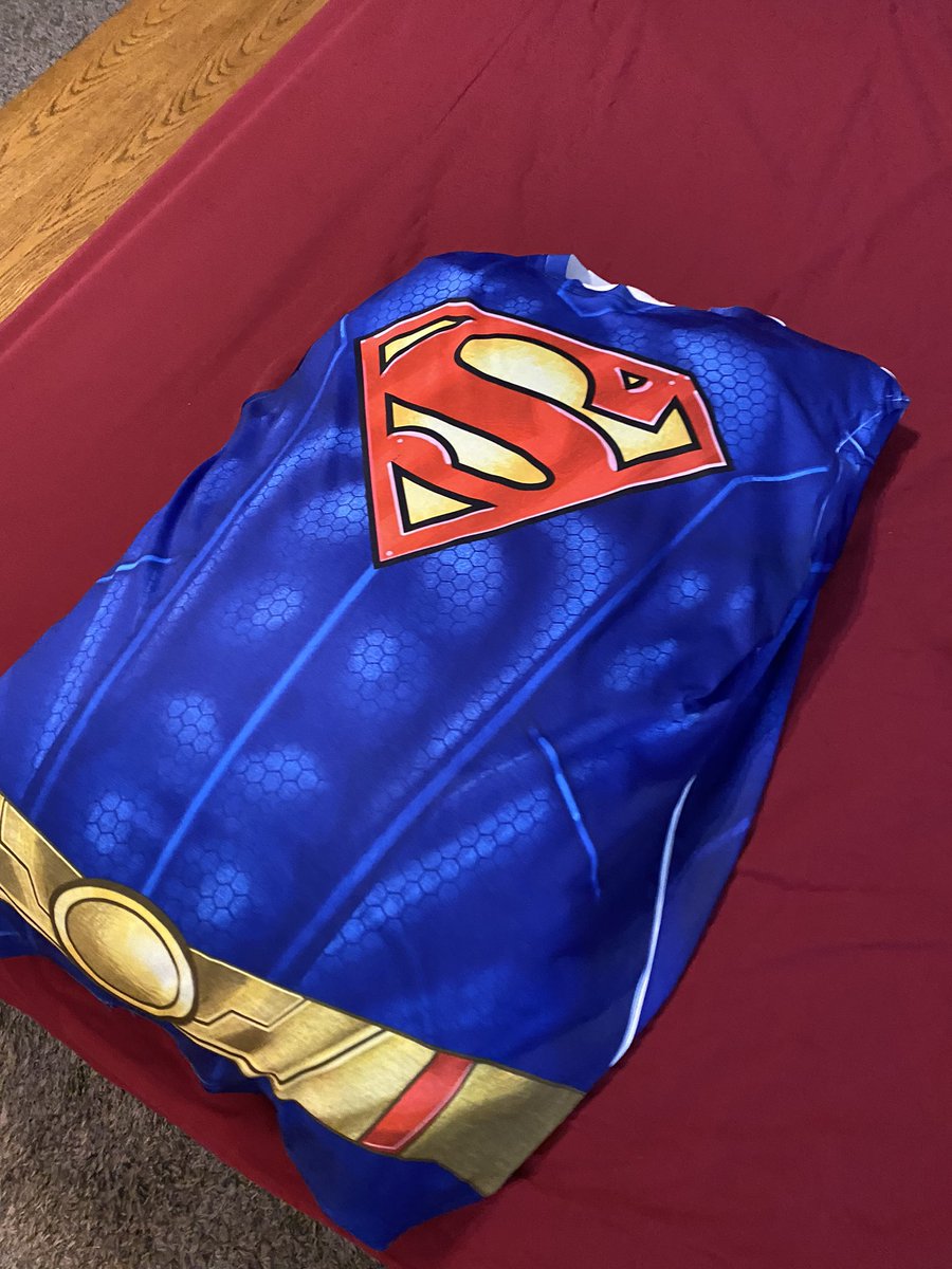 Papa_Duck's tweet photo. Life tip for dads:  If you run out of pillowcases because they’re all in the laundry due to sick kids and your wife is laid up from surgery, use an awesome shirt! #superman #dadlife @DCSuperman https://t.co/Xy6bMPPbEV