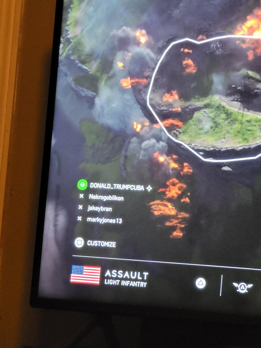 Jakeybran's tweet photo. @Nekrogoblikon did I just play battlefield with you...? https://t.co/0MiDUCKPOG