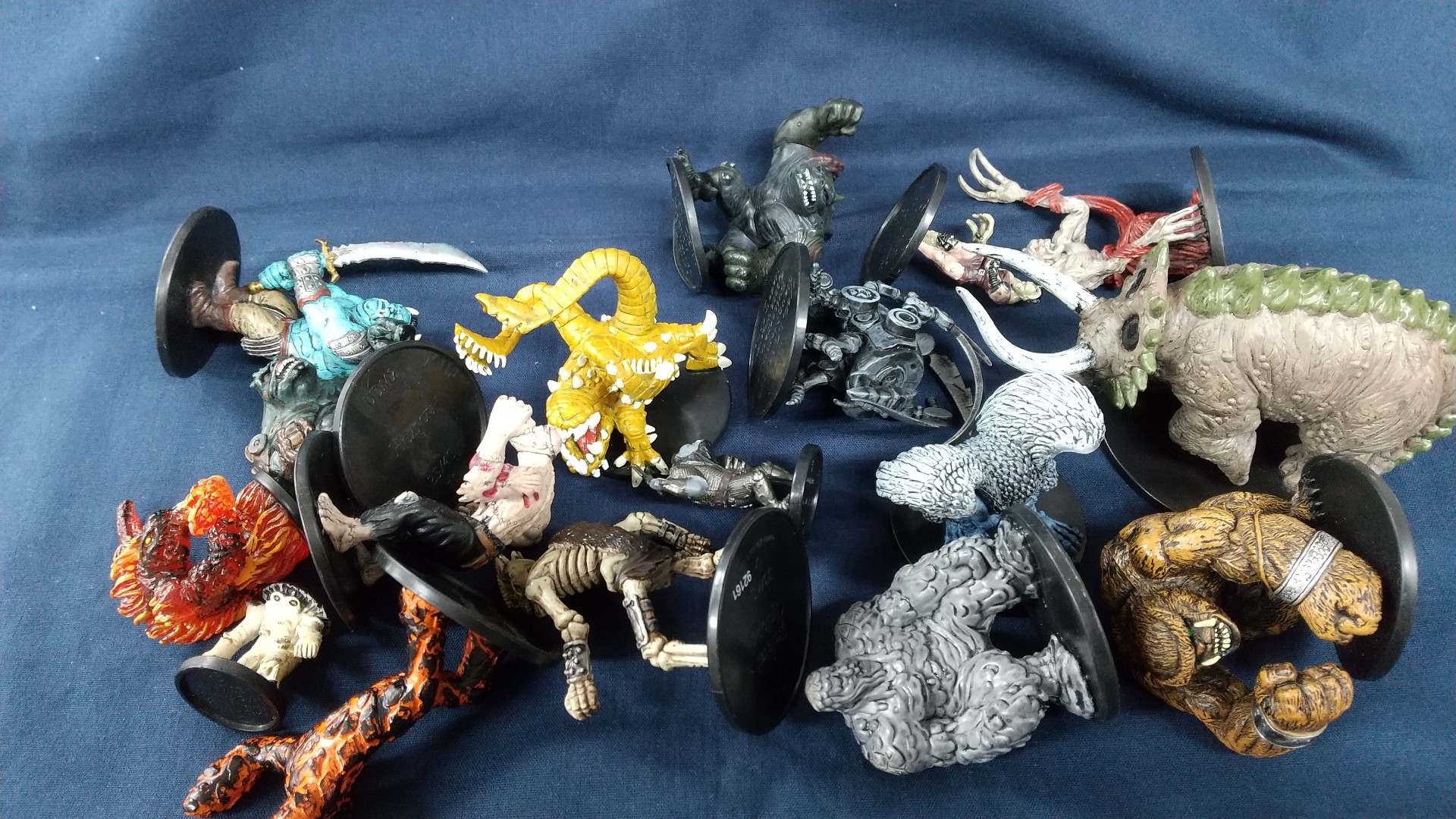 ダンジョンズ&ドラゴンズ　ミニチュアセット　Dungeons&Dragons ダンジョンズ＆ドラゴンズミニチュアセット 28 30種