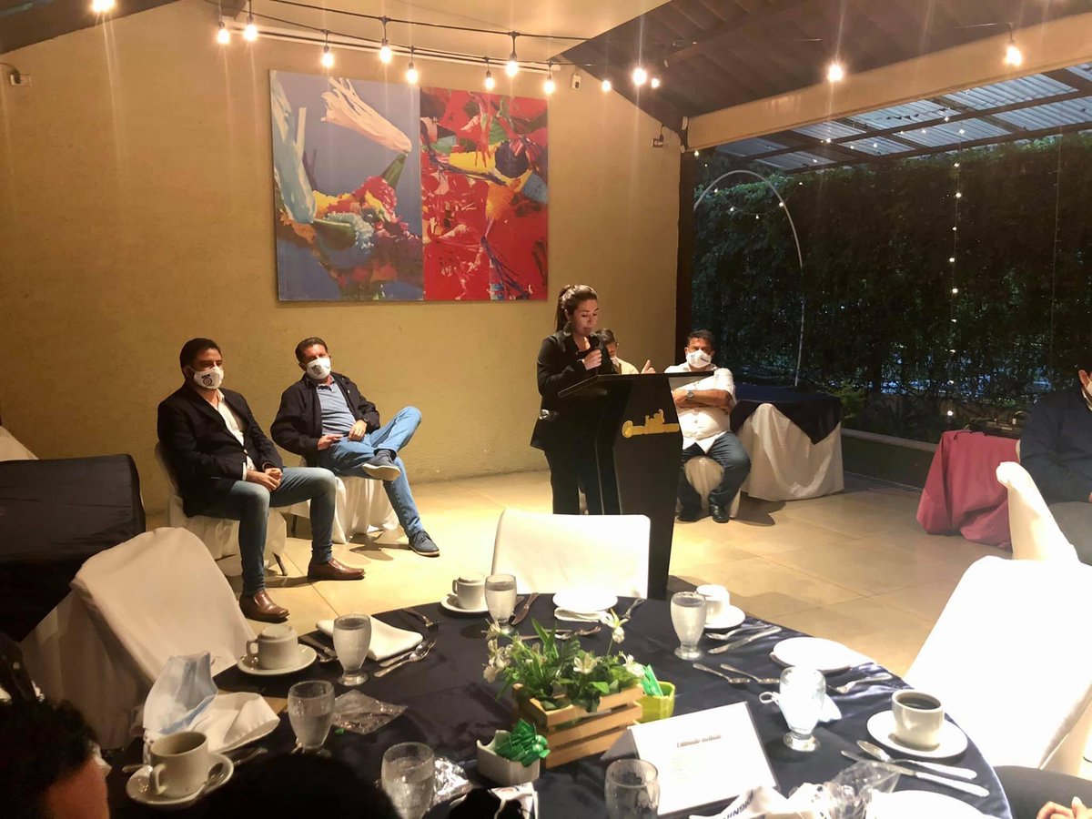 OficialUcn's tweet photo. Nos reunimos en familia 
Reunión de Comité Ejecutivo Nacional y el Comité de Asambleas de la UCN

La UCN como instución política, avanza en los procesos legales y poíticos de formación para llevar a cabo sus asambleas municipales y departamentales. (1/2)
#FamiliaUCN https://t.co/jFTK5k3Y8M