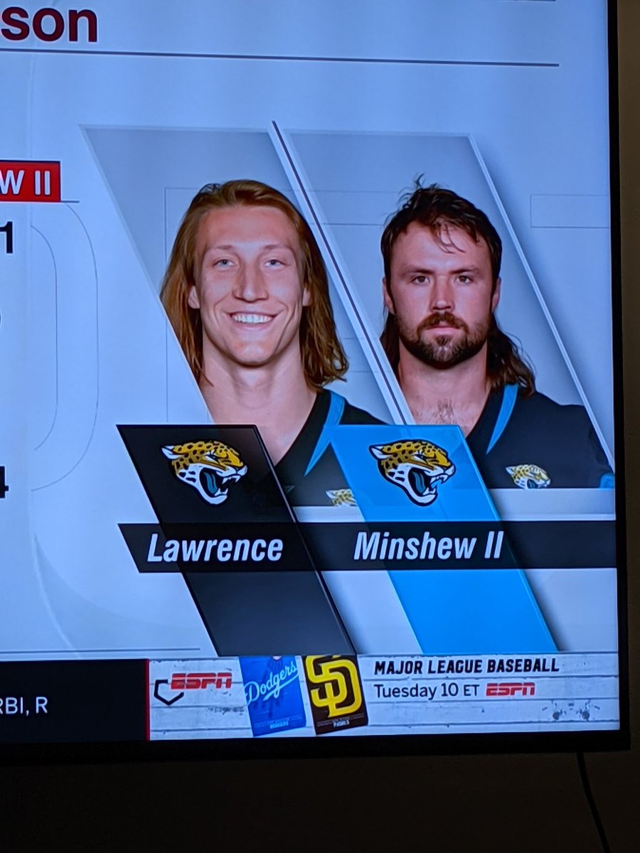 I just didn't know what to do with this side by side comparison! 🤣 <a href="/PetrosAndMoney/">PetrosAndMoneyShow</a> <a href="/Theoldp/">Petros Papadakis</a> <a href="/mattmoneysmith/">mattmoneysmith</a>