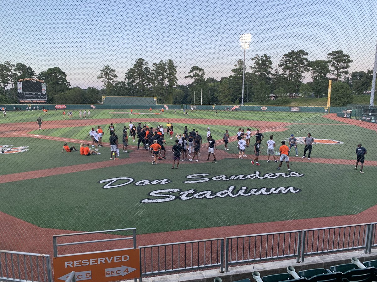 SHSU_SAAC's tweet photo. ⚽️🏀🏈⚾️🥎🎾🏐⛳️🎳 https://t.co/ceyAdaFWNG