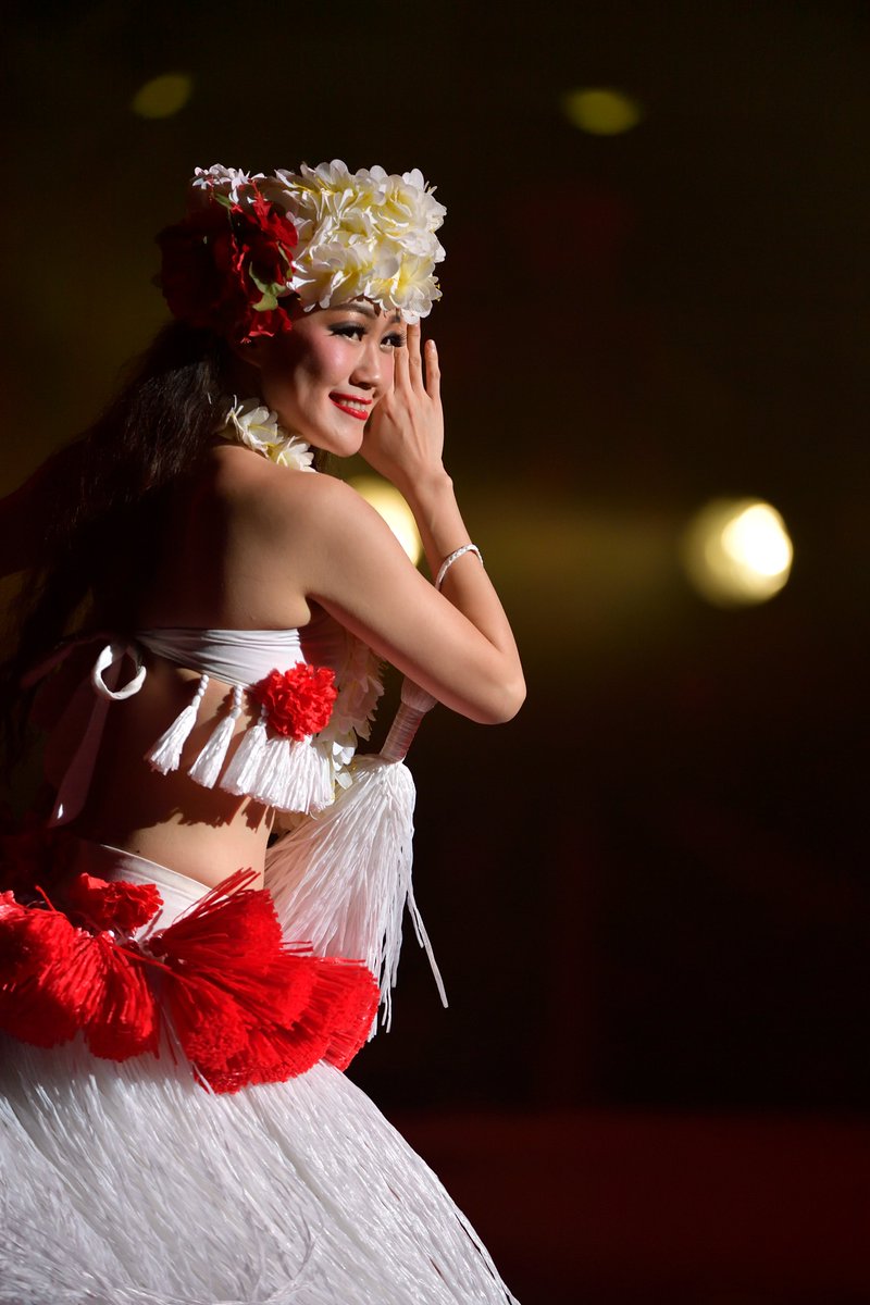 超貴重☆ハワイアンズ　ソロダンサー直筆サイン入りカレンダー2018 超貴重☆ハワイアンズ ソロダンサー直筆サイン入りカレンダー2018