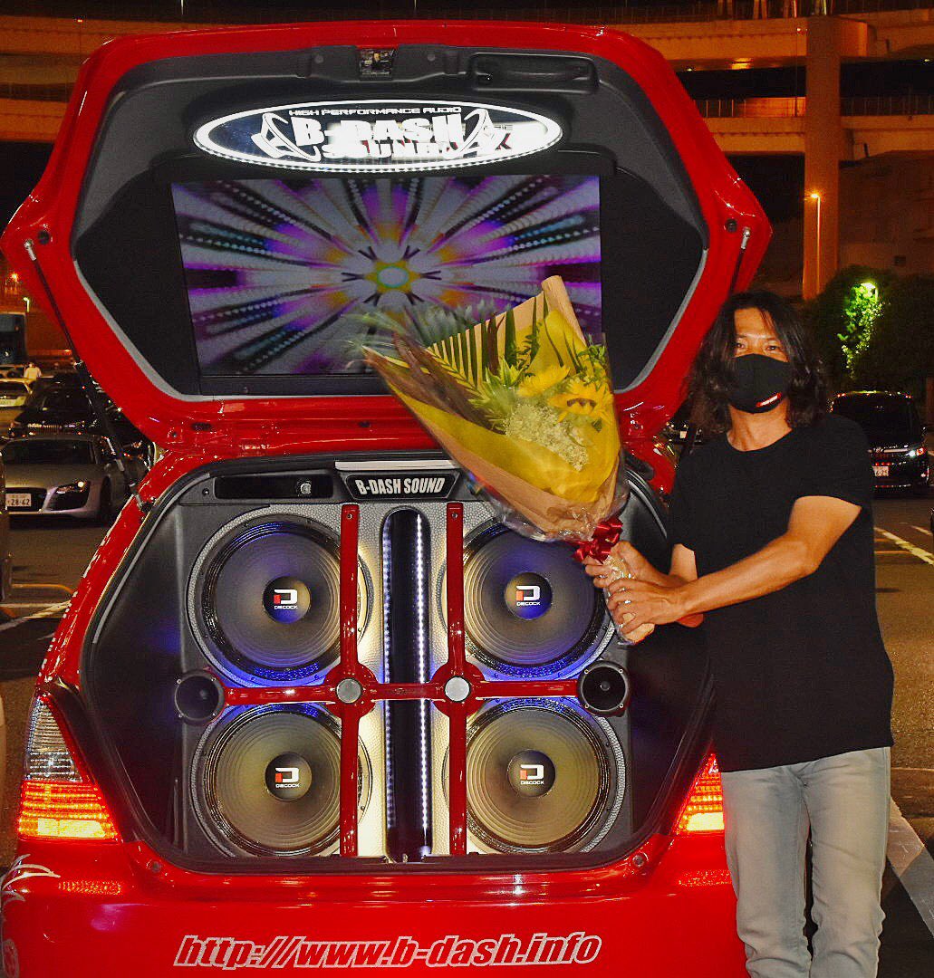 Promise made.

いつかの約束を果たしに来てくれた内向きFUGAは鮮やかなひまわりの花束をオデッセイに届けてくれた。
最後にみなとみらいを一緒に走れて楽しかった！
ありがとー！！

#内向きFUGA