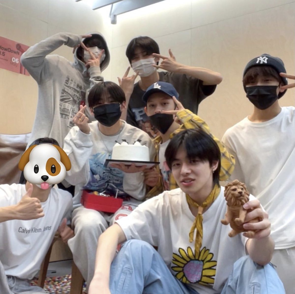 AirenJeon's tweet photo. [UPDATED!!!] TRAINEE A MEMBER INFO. 

Trainee A is a pre-debut male training team formed in April 2021, under Big Hit Music. The trainee lineup currently consists of 7 members: Inhyuk, Leo, Sangwon, James, Jihoon JJ and the Dog emoji. They are set to debut in 2022.

[THREAD] https://t.co/TZK55ZVV6g
