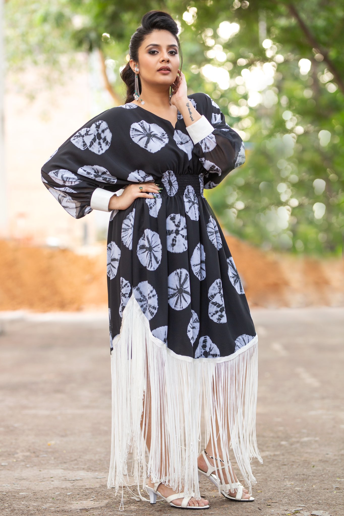 srimukhi Latest images