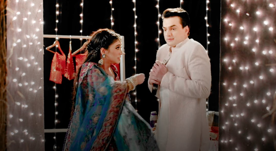 itstisha_7's tweet photo. Who will make us laugh now with their one liners and their hilarious expressions?😭😭😭😭

#Kaira • #yrkkh https://t.co/Cxued4wqRu