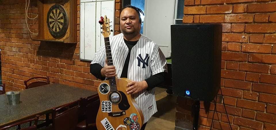 jamesrhollands's tweet photo. Online music lessons PM me https://t.co/rT3n7XMYbd