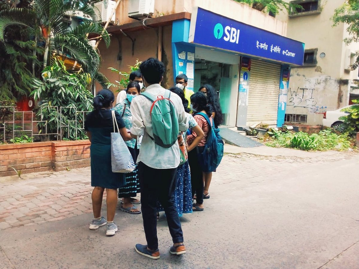 aisakolkatadc's tweet photo. AISA Jadavpur University unit campaigns against digital divide. with leaflet and posters demanding the opening of campus. 
#aisa #saynotodigitaldivide
#reopencampus https://t.co/sKsbO1PUO8