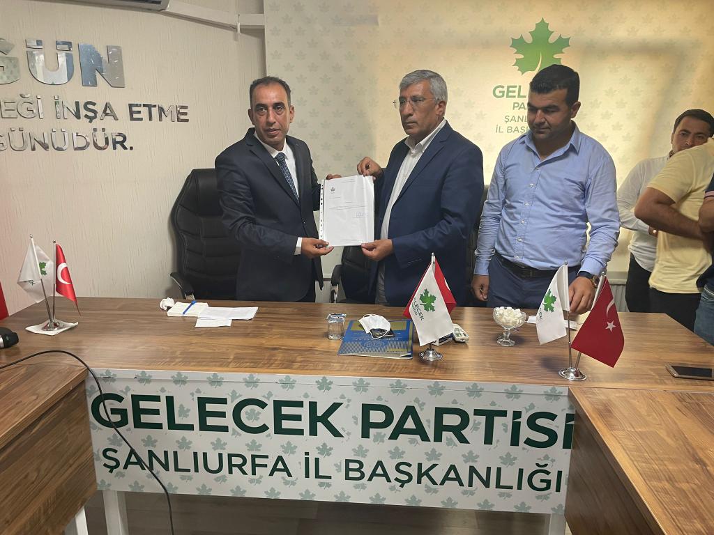 SuphiKara10's tweet photo. Eyyübiye ilçe Başkanlığı için bana destek ve yardımlarını esirgemeyen 
Başta İl Başkanımız Abdullah yeşil bey
İl Başkan yardımcılarımıza 
Eyyübiye yürütme kurulu Başkanlarına
Hiç bir zaman beni yanlız bırakmayan
Başta Babama Anneme ve kardeşlerime
Ve Binizeyt Ailesi teşekkürler. https://t.co/wNWQvUopHl
