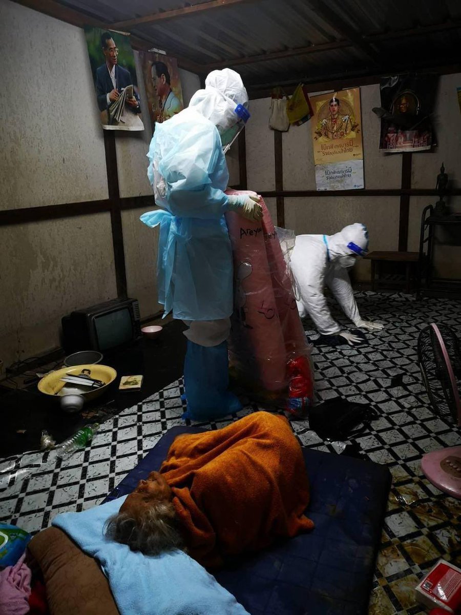 ที่แขวนไว้ ไร้ประโยชน์
.
ขอบคุณภาพจากเพจ เส้นด้าย - Zendai

#งบสถาบันกษัตริย์ #เก๋ไก๋ #ลูกนัท