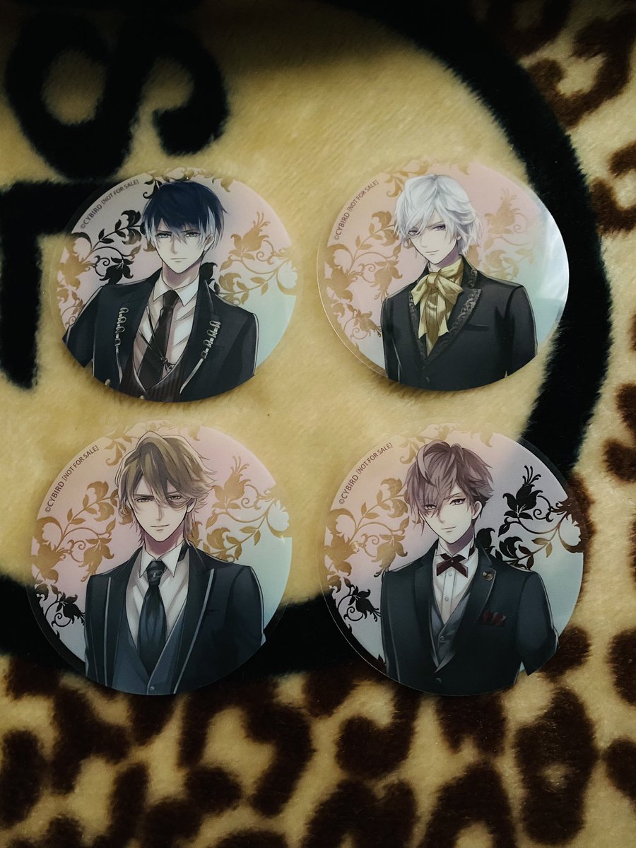 milkteagr's tweet photo. イケメンシリーズ グラッテ Gratte イケメンヴァンパイア イケメン王子 クリアコースター 交換

【譲】
ナポレオン￤モーツァルト￤アイザック￤伯爵

【求】
ノクト￤アーサー

郵送交換です。
お気軽にお声掛け下さい。 https://t.co/8fR9afls3B