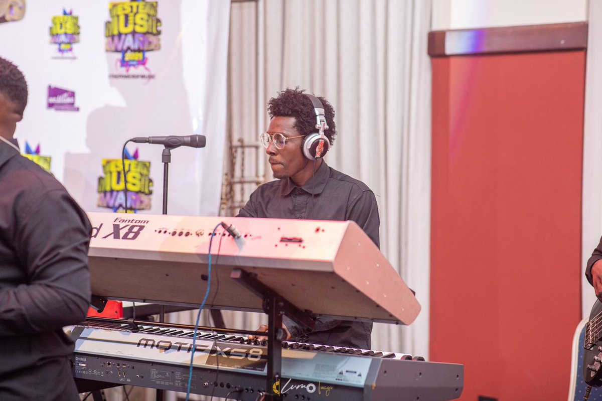 sankofacrewgh's tweet photo. To send light into the darkness of menโs hearts โ such is the duty of the artist.โ โ Robert Schumann
#sankofacrew #Bandleader #keyboardist #gilbee
.
.
.
#wma21 #wma21daries #musicawards #westernmusic #westline #passion #love
Photocredit:- @yaga_studios https://t.co/8ix9WEGeAy