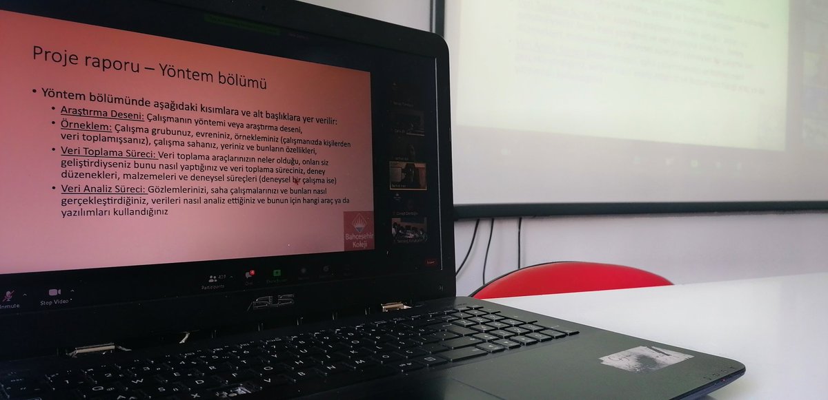 Çorlu Bahçeşehir Ortaokulu öğretmenleri olarak Prof. Dr. Serhat İrez'in sunumuyla
"TUBİTAK Proje Hazırlama Süreçleri" eğitimindeyiz...