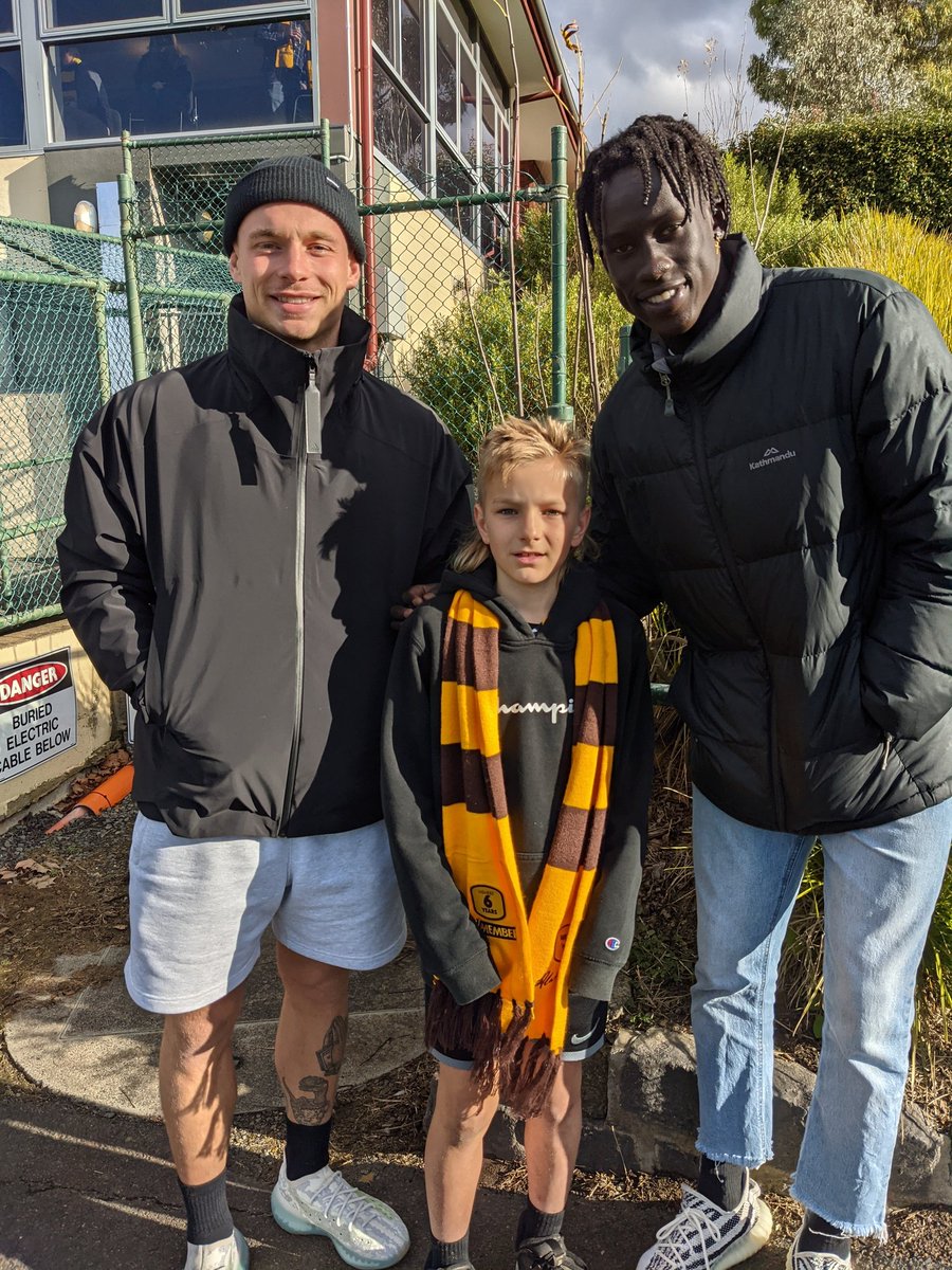 chrissutton66's tweet photo. I'll join in with the @HawthornFC  thank you letters. They must know my youngest's new favourite player is CJ 😃 https://t.co/a44MMpsRNz