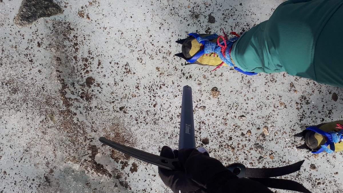 SoniaMG1982's tweet photo. @jurgenBS89 El Aneto....con gorro y guantes...esto es la hostia! Porque en Valencia no se puede ni respirar.... https://t.co/7DuB4oaKxf