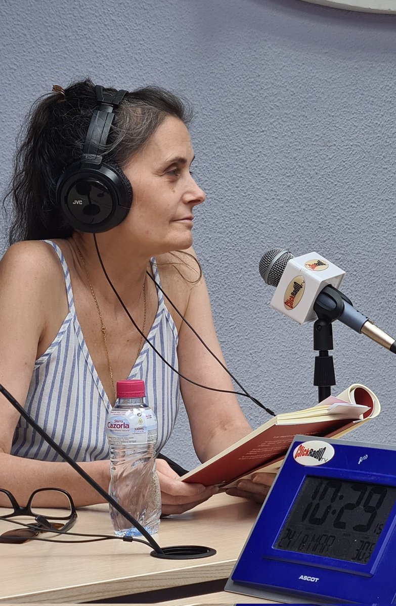 JoseVK62's tweet photo. 🎙️🎙️@rafaelcerro entrevistando a @GalianaRgm en
'Aquí somos así'
#TerreraRadio #ClickRadioTV
⬇️⬇️⬇️⬇️
https://t.co/MoXTV7ewqq
⬆️⬆️⬆️⬆️
#enjoyGaliana #Entrevista #EstáPasando #AHORA #AhoraSuena #Click https://t.co/AzLYAYBoR1