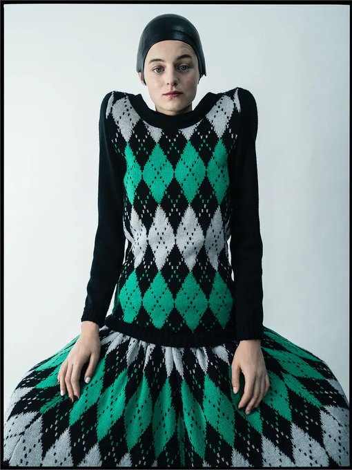 NewsSeriesFR's tweet photo. Emma Corrin (#TheCrown - #MyPoliceman) photographiée par Tim Walker pour #WMagazine. https://t.co/gWuin3xRWH