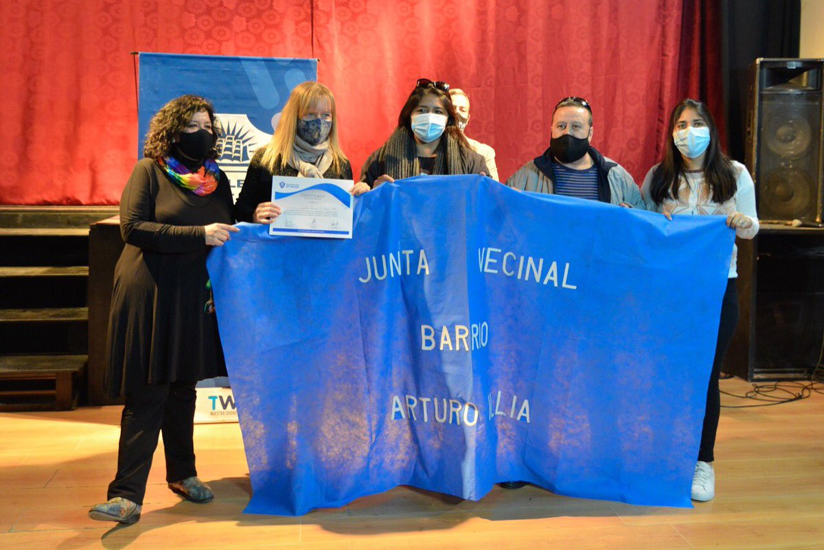 TWAMADERNA's tweet photo. En el Día del Vecinalismo el reconocimiento es para quienes facilitan nuestro trabajo, profundizando las políticas públicas en cada barrio.
La pandemia demostró la entrega de cada vecinalista para con sus vecinos y nos permitió articular con ellos las acciones necesarias. https://t.co/62lxSb43pl